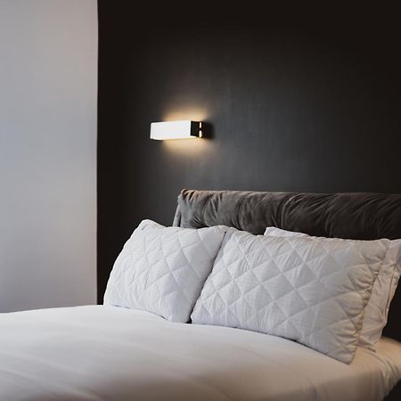 Luxury Apartment By Ocean Village Marina 사우샘프턴 외부 사진