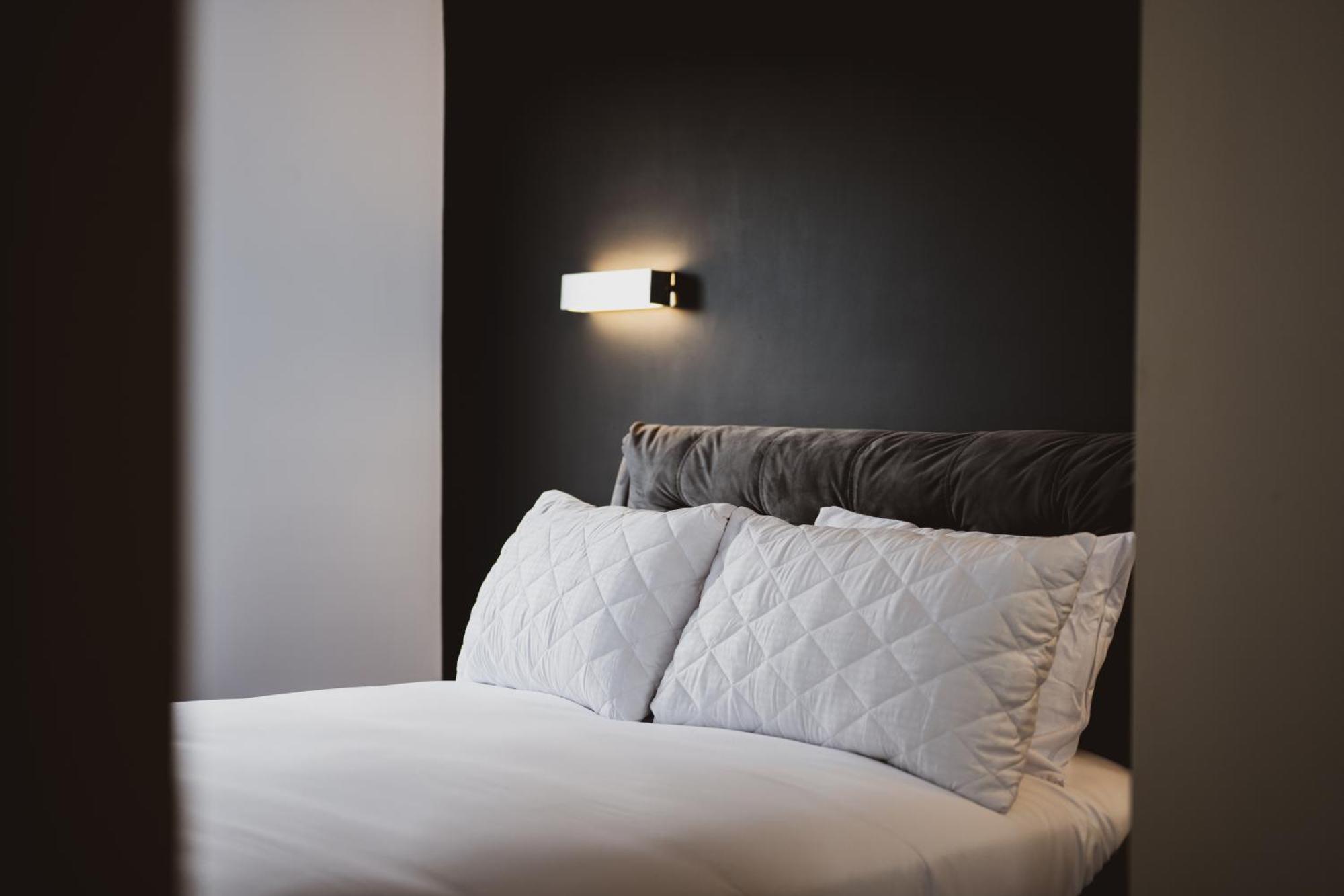 Luxury Apartment By Ocean Village Marina 사우샘프턴 외부 사진